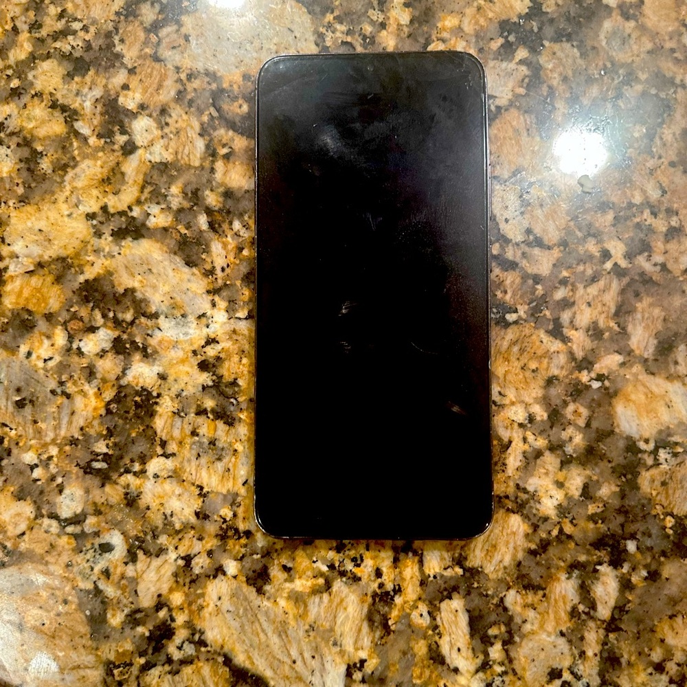 Samsung Galaxy 22 plus 256 gigabytes unlocked WITH TIC TOK t-mobile